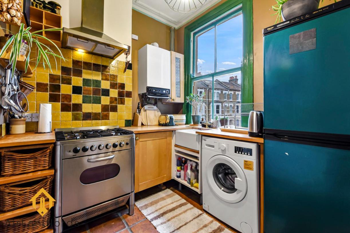 Peaceful 2-Bedroom Flat Near Queens Park Station Londres Exterior foto